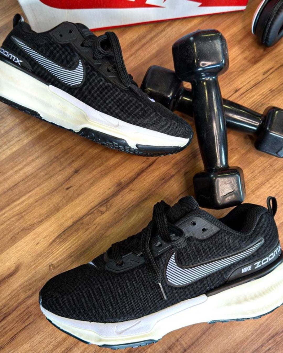 Tênis Air ZoomX Invencible Run 3 - Preto/Branco