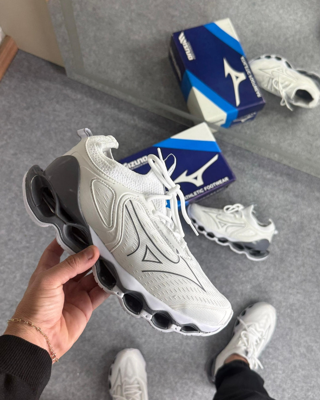 Tênis Mzuno Pro 14 Branco/Cinza