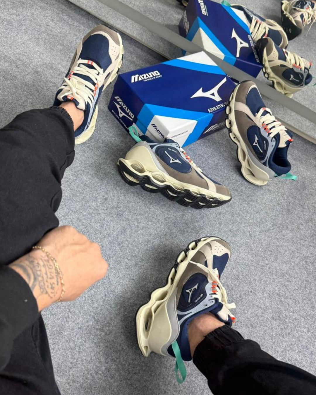 Tênis Mizuno Wave Beta Creme Marinho